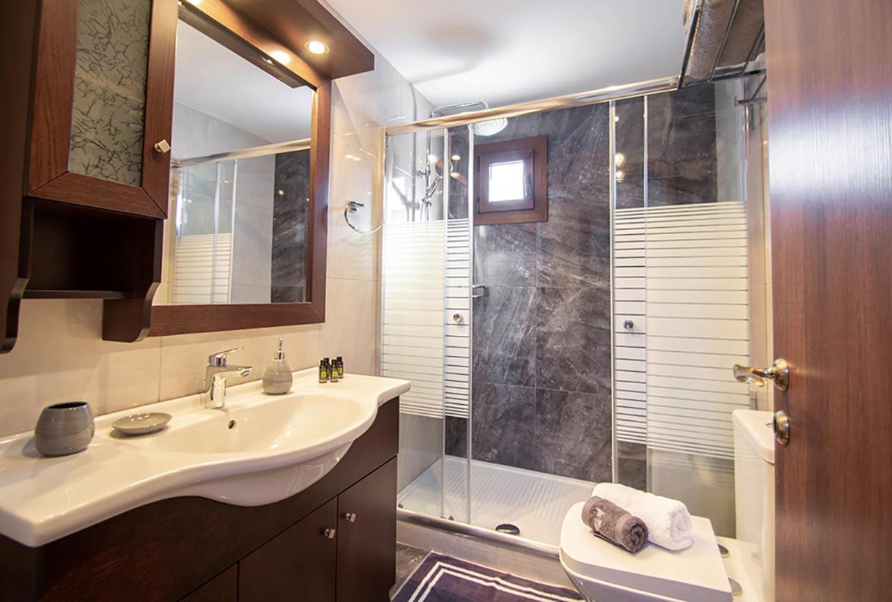 Zissis Villa & Pool 5Min Drive To Beach Kato Yerakarion Exterior photo